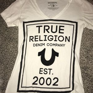 True Religion V-Neck T-shirt!!